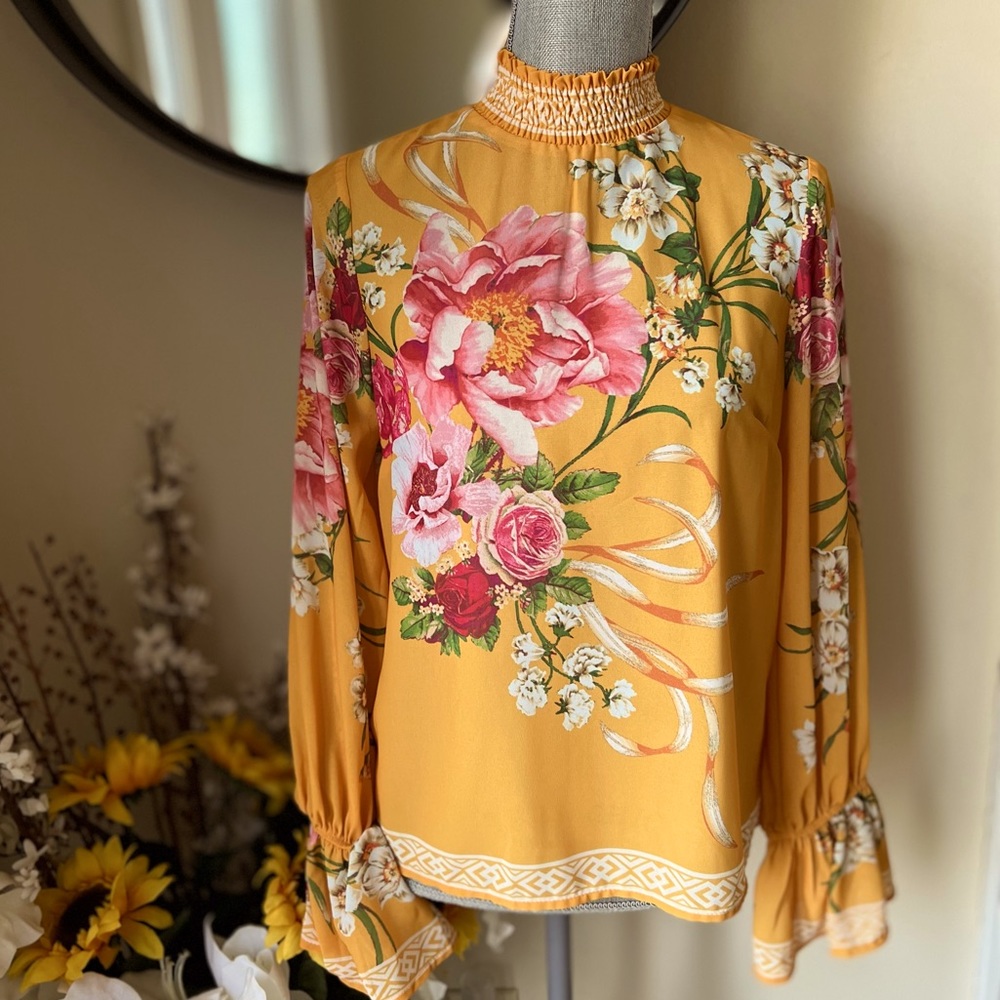 NWT Flying Tomato Gold Oriental Long Sleeve Blouse. Size Small - Picture 1 of 2